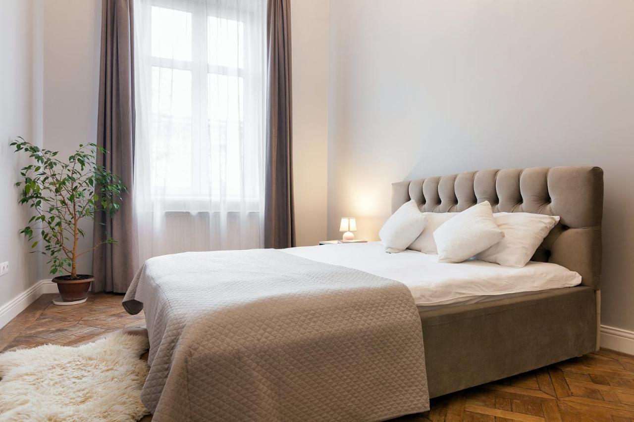 Chopin Apartment In The Center Of Lviv Eksteriør bilde