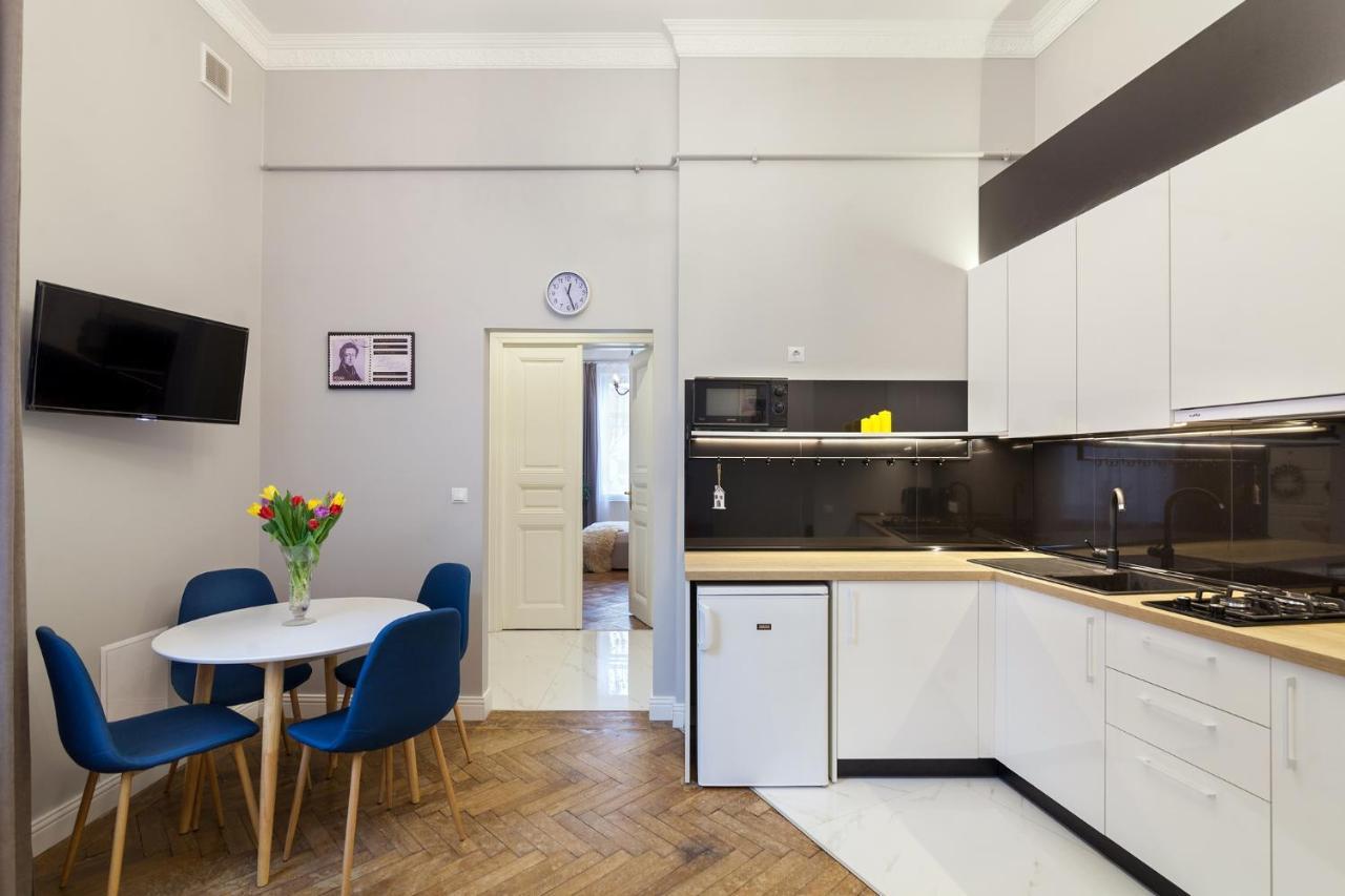 Chopin Apartment In The Center Of Lviv Eksteriør bilde